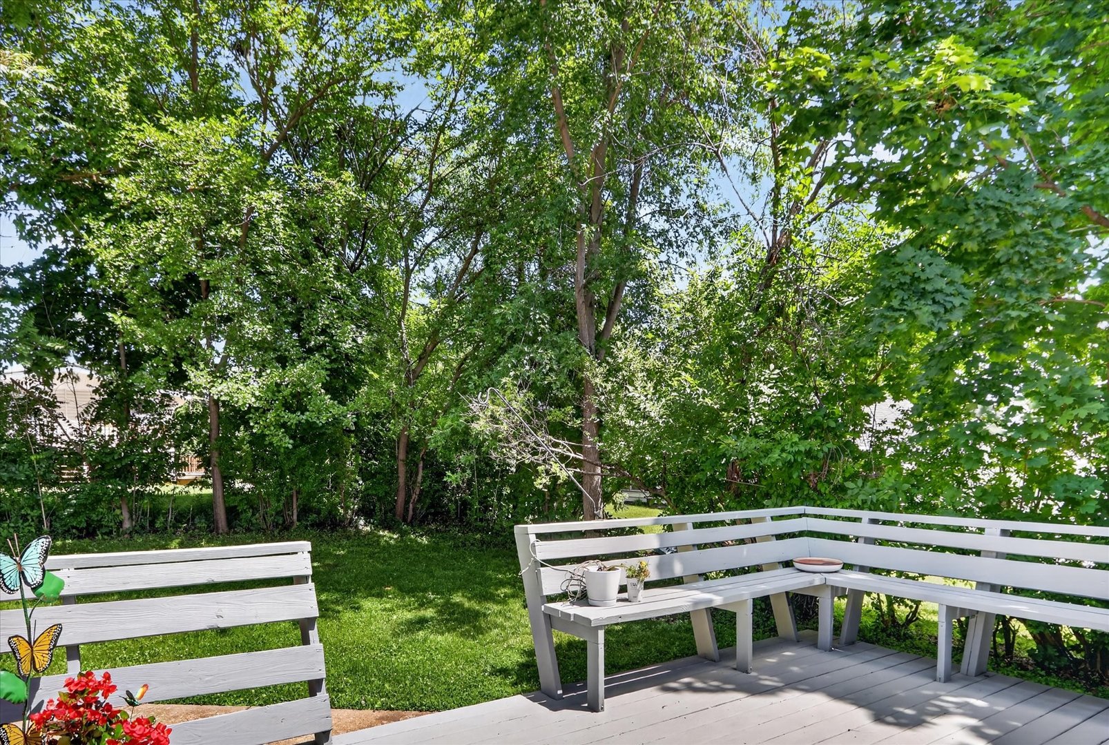 1204 West Violet Street Freeport, IL 61032 - Photo 34 of 36 a view of a yard with wooden fence