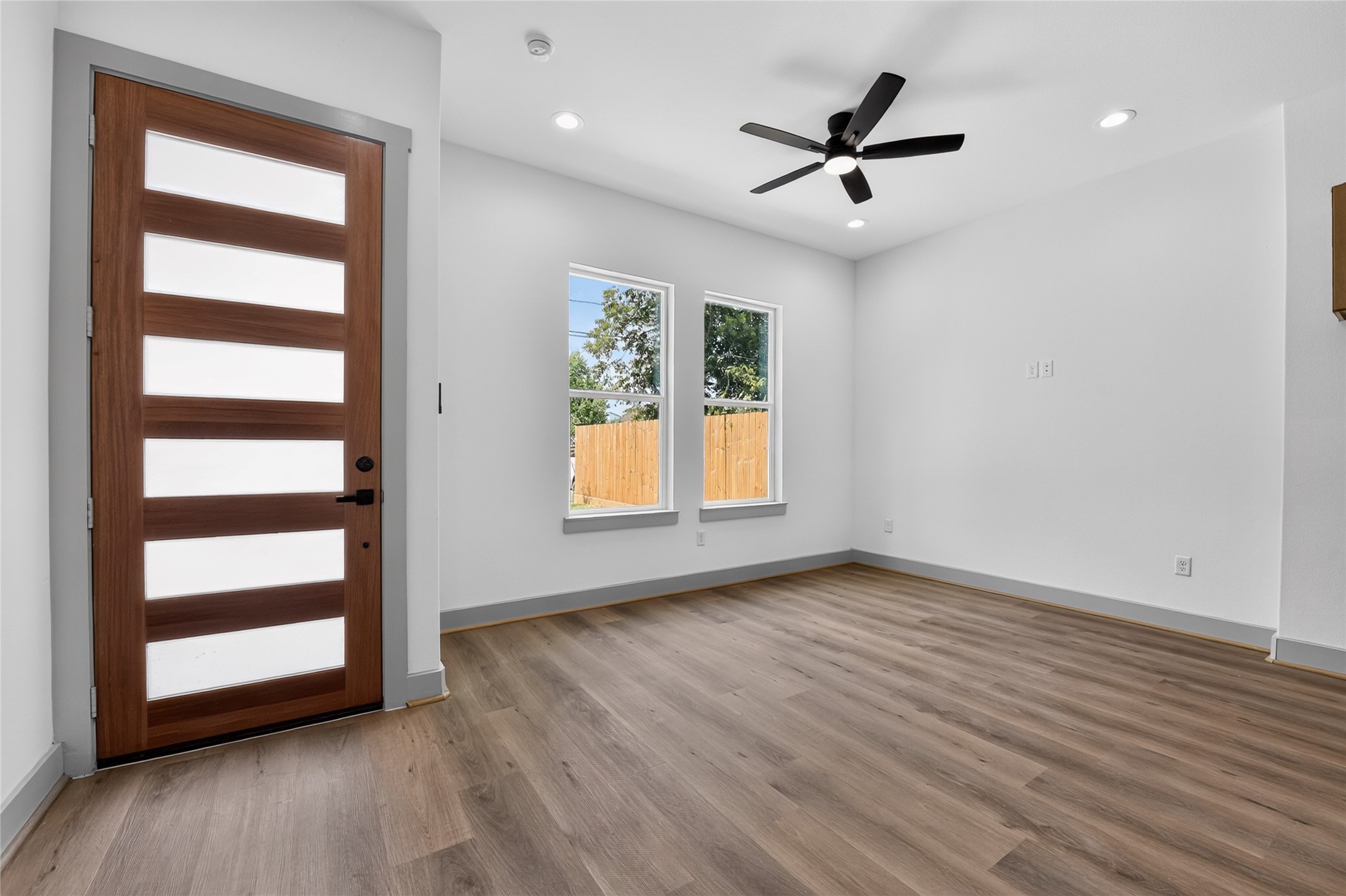6815 Stearns Street Houston, TX 77021 - Photo 8 of 35 A bold entry opens directly into the heart of the home. clean lines, excellent light, and immediate warmth.