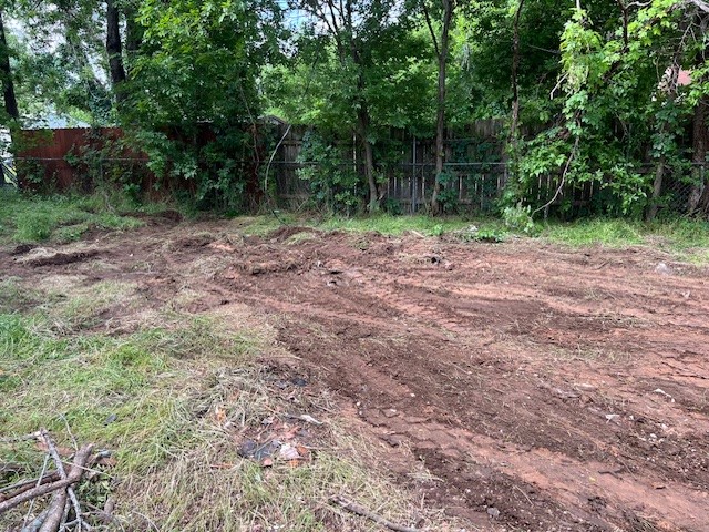617 Lenox Street Waco, TX 76704 - Photo 2 of 3 a view of outdoor space and yard