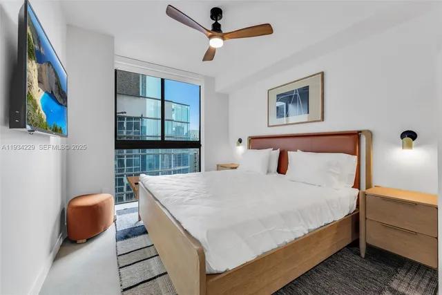 $4,500 | 11 Northeast 6th Street, Unit 2403, Miami, FL 33132