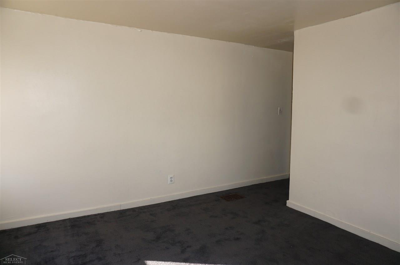 4004 Harriet Street Inkster, MI 48141 - Photo 15 of 25 50023732-14.JPG