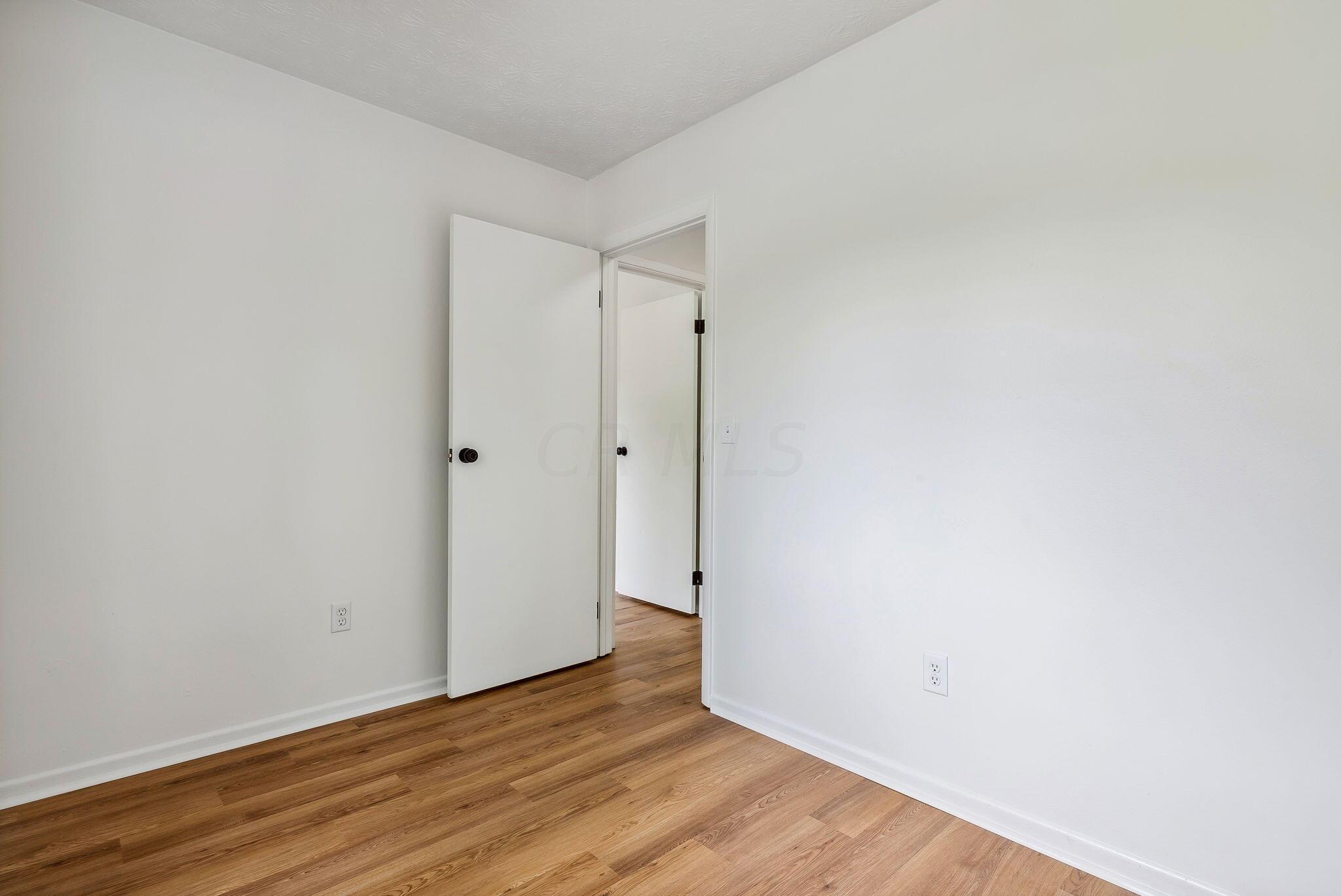 3040 Reynard Road Columbus, OH 43232 - Photo 27 of 40 33-web-or-mls-3040-reynard-rd
