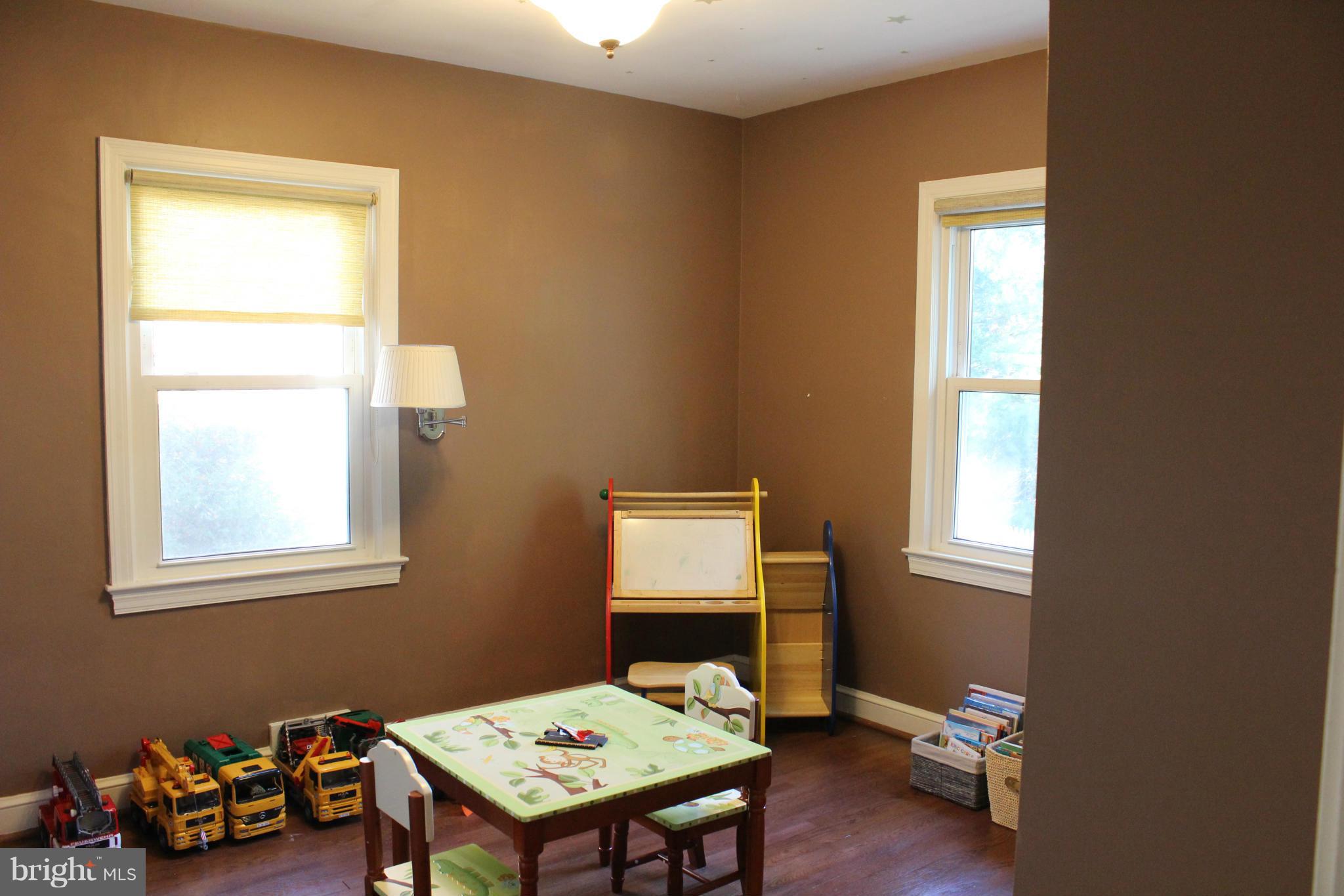 10203 Ridgemoor Drive Silver Spring, MD 20901 - Photo 22 of 29 Bedroom 3