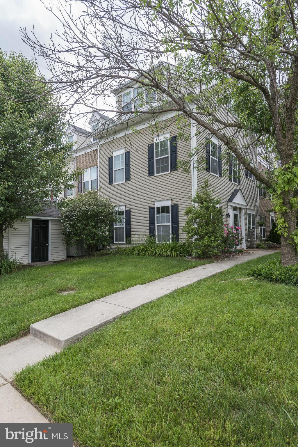 8736 Autumn Ridge Court Odenton, MD 21113 - Photo 3 of 20 Exterior (General)