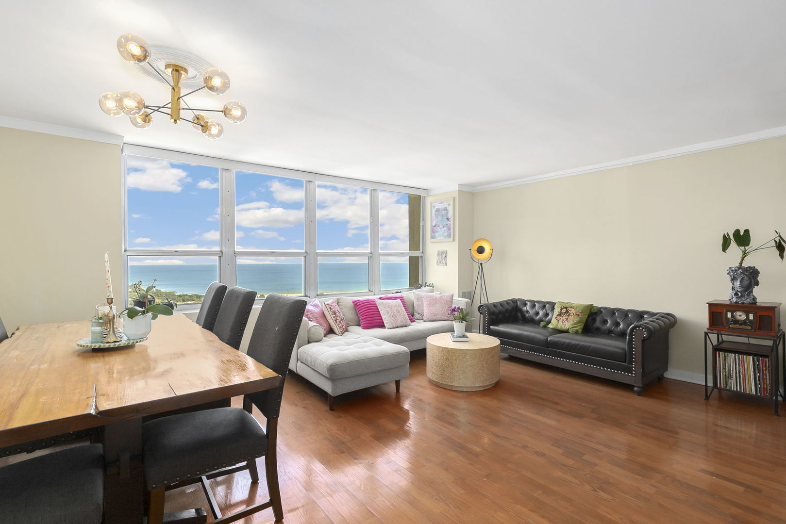 655 West Irving Park Road, Unit 5308 Chicago, IL 60613 - Photo 4 of 28 Gallery Image 4