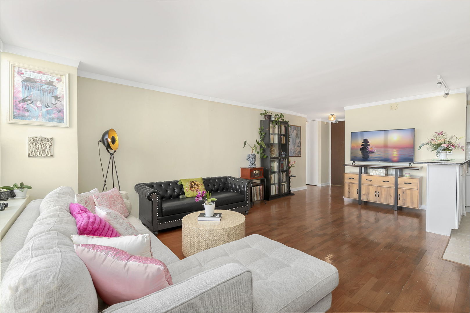 655 West Irving Park Road, Unit 5308 Chicago, IL 60613 - Photo 5 of 28 Gallery Image 5