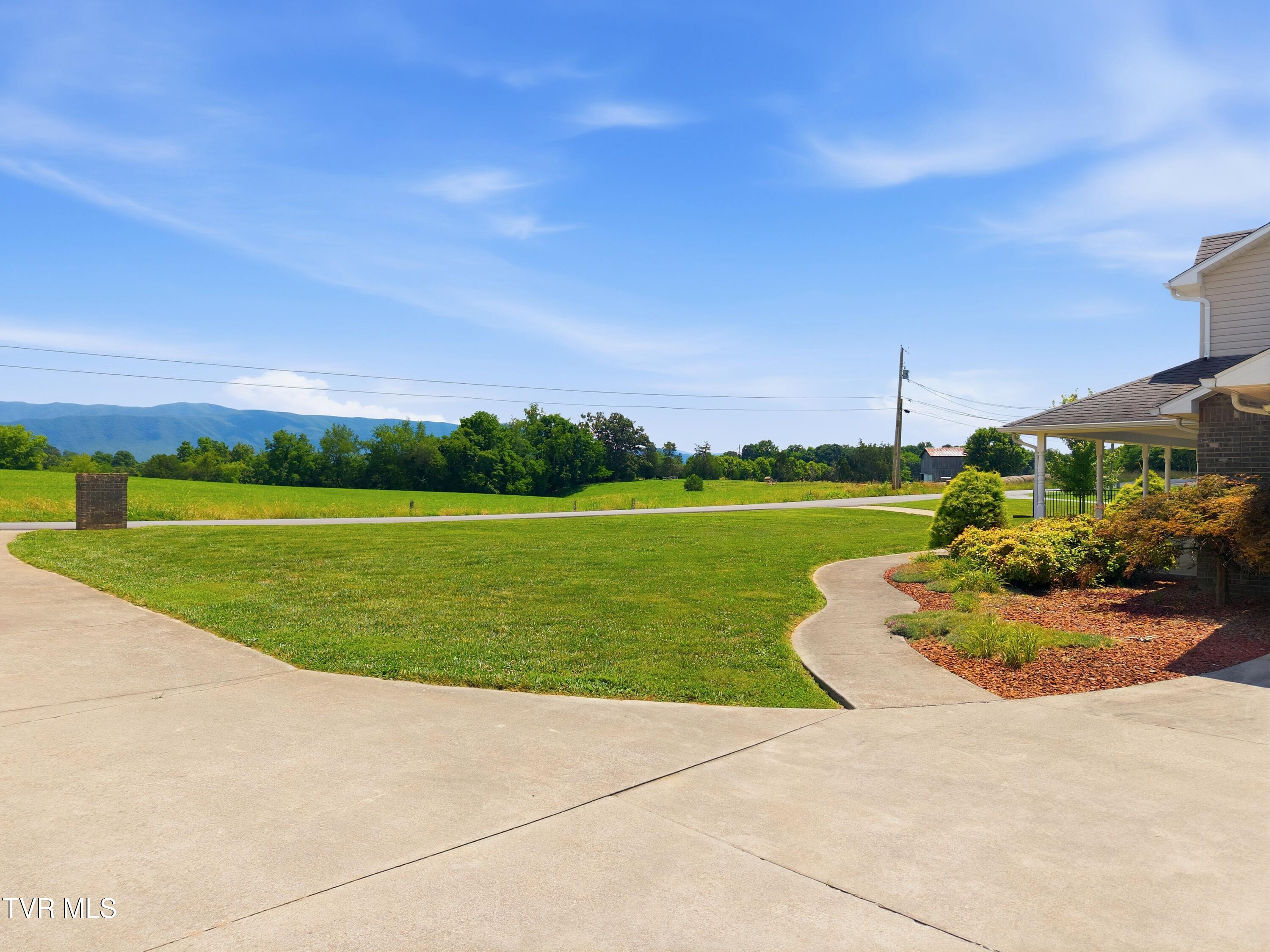 767 Possum Creek Road Greeneville, TN 37743 - Photo 9 of 69 7_767_possum_creek_rd_0006