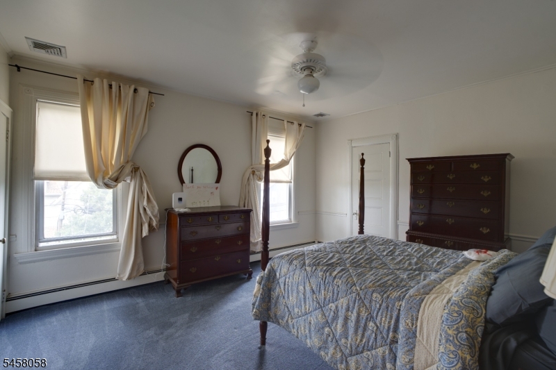 941 Edgewater Avenue Ridgefield, NJ 07657 - Photo 10 of 29 Gallery Image 10