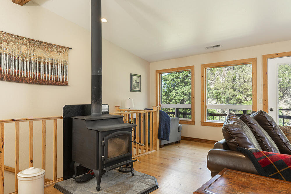 11926 Galice Road Merlin, OR 97532 - Photo 11 of 61 11