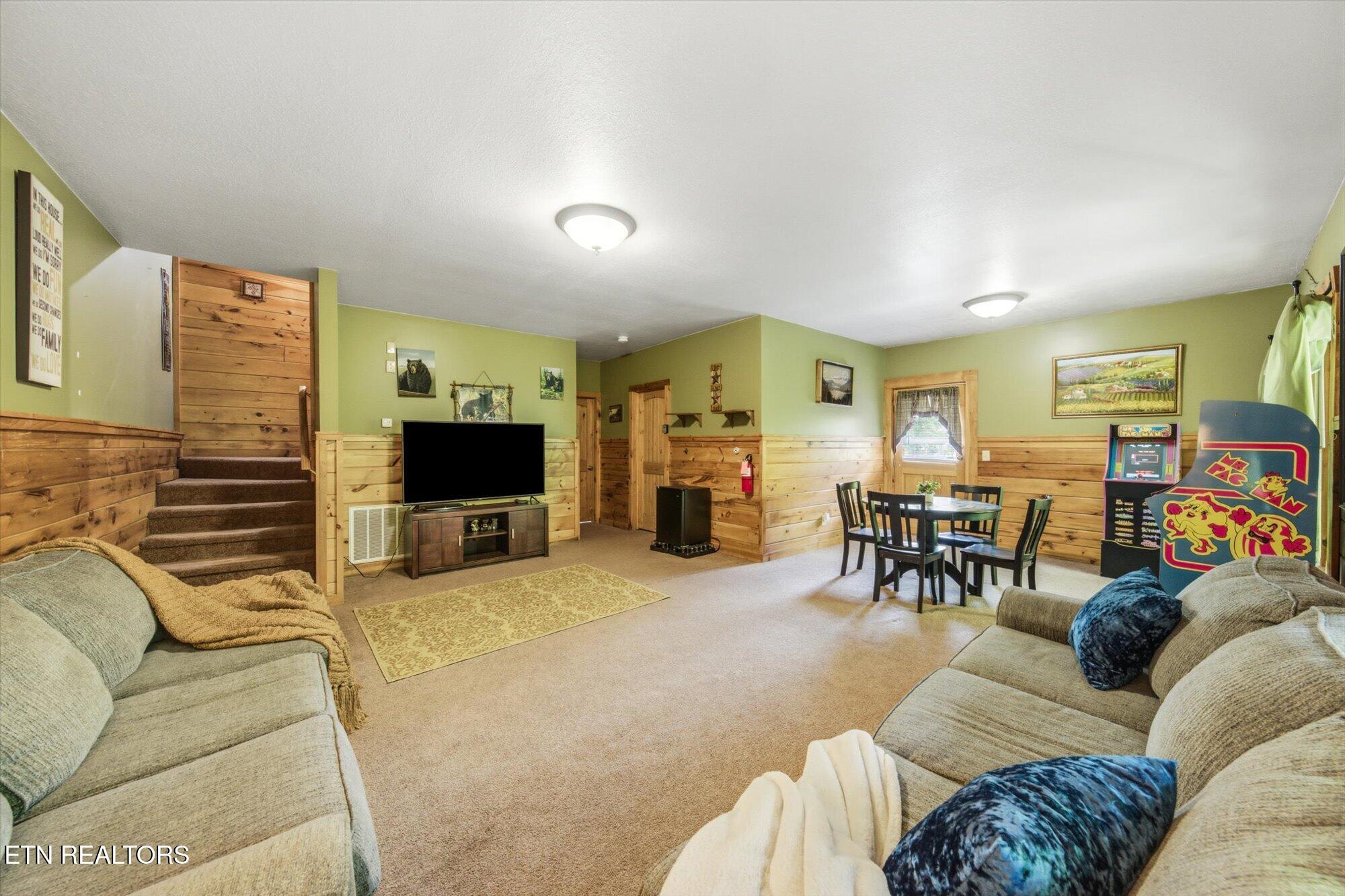 2606 Tree Top Way Pigeon Forge, TN 37863 - Photo 8 of 38 08