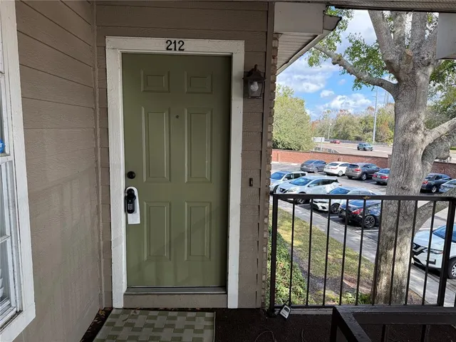 a view of yard with trees