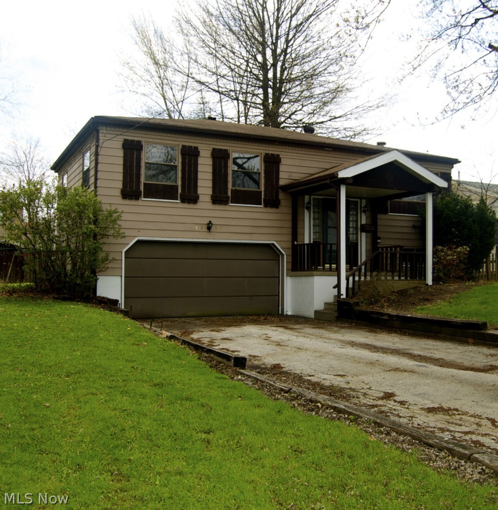 4557 Burkey Road Youngstown, OH 44515 - Photo 1 of 19 Gallery Image 1