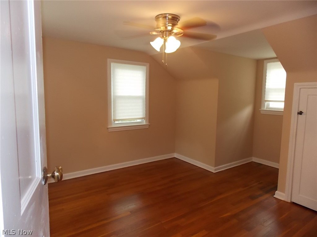 3936 Elmwood Road Cleveland Heights, OH 44121 - Photo 5 of 35