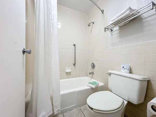 $975 | 4645 North Socrum Loop Road, Unit 101, Lakeland, FL 33809