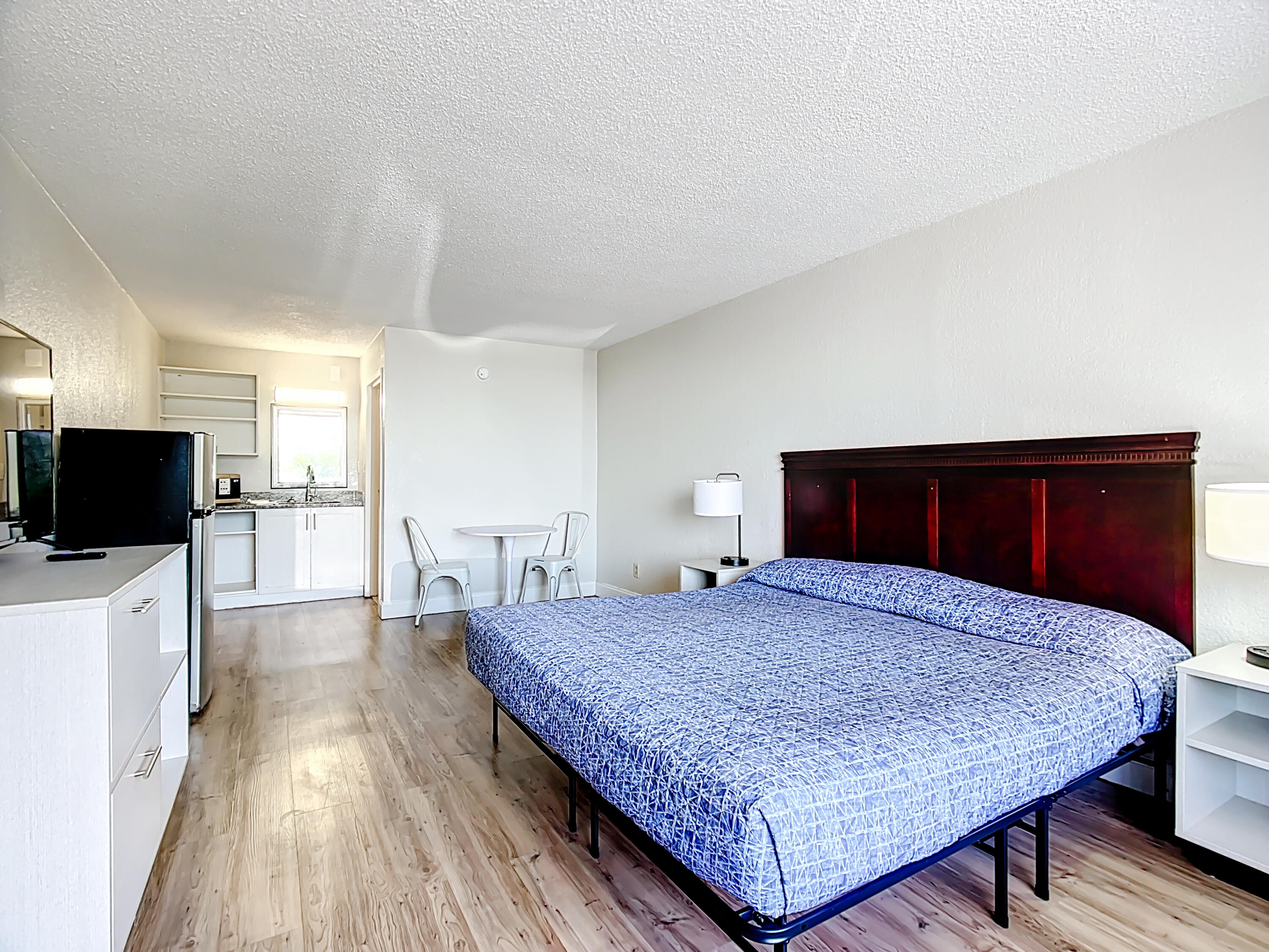 4645 North Socrum Loop Road, Unit 101 Lakeland, FL 33809 - Photo 18 of 23 King Studio - Stayable Lakeland-2