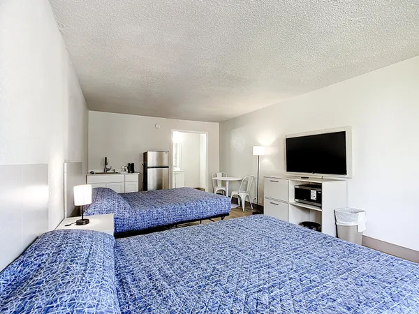 $975 | 4645 North Socrum Loop Road, Unit 101, Lakeland, FL 33809