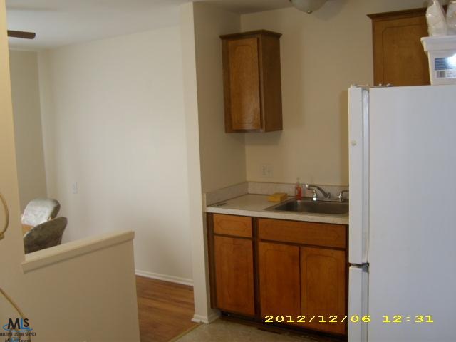 29410 Hoover Road Warren, MI 48093 - Photo 5 of 10 31128883-4.JPG