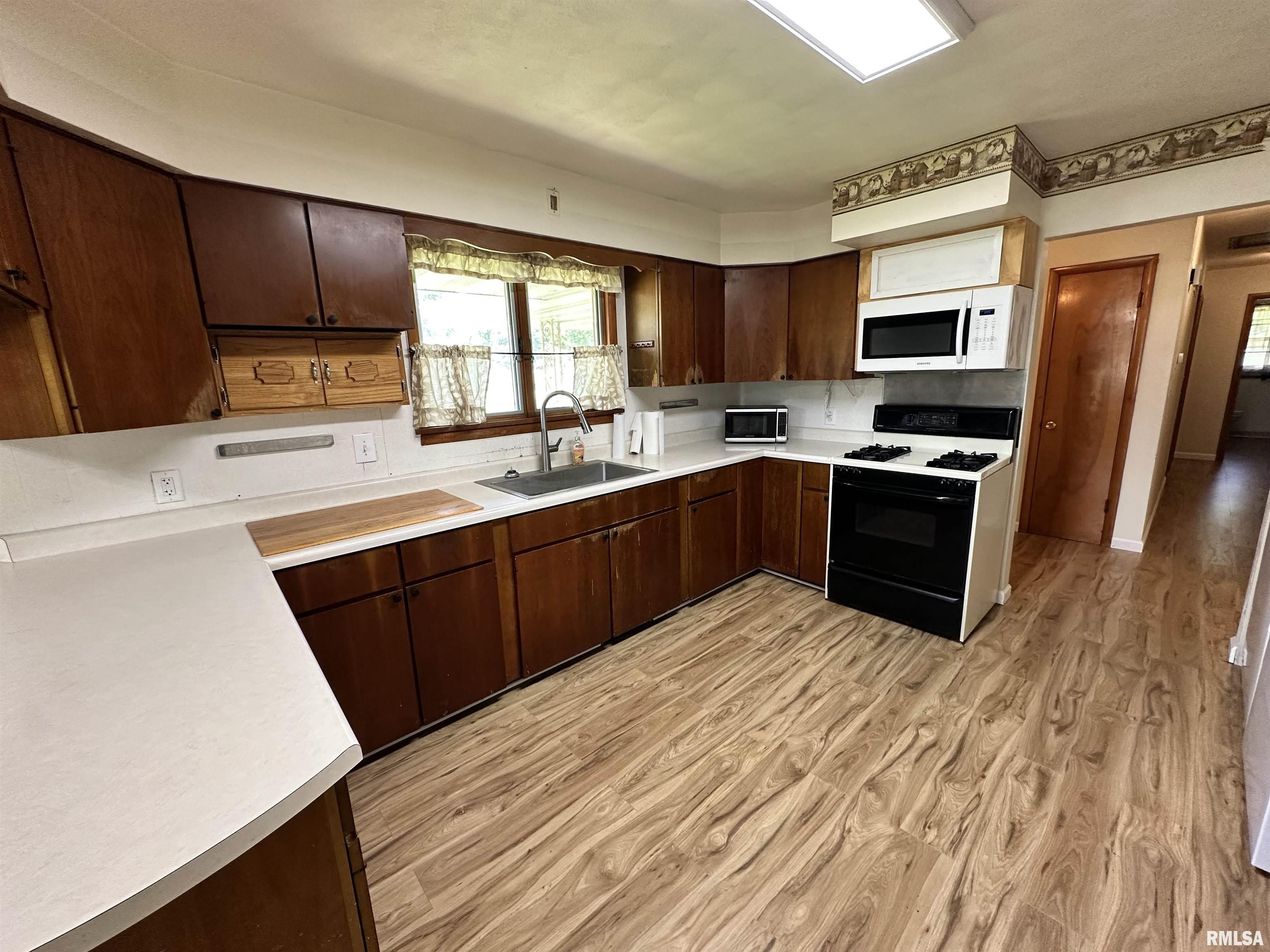 2401 Springfield Road East Peoria, IL 61611 - Photo 15 of 27 Gallery Image 15