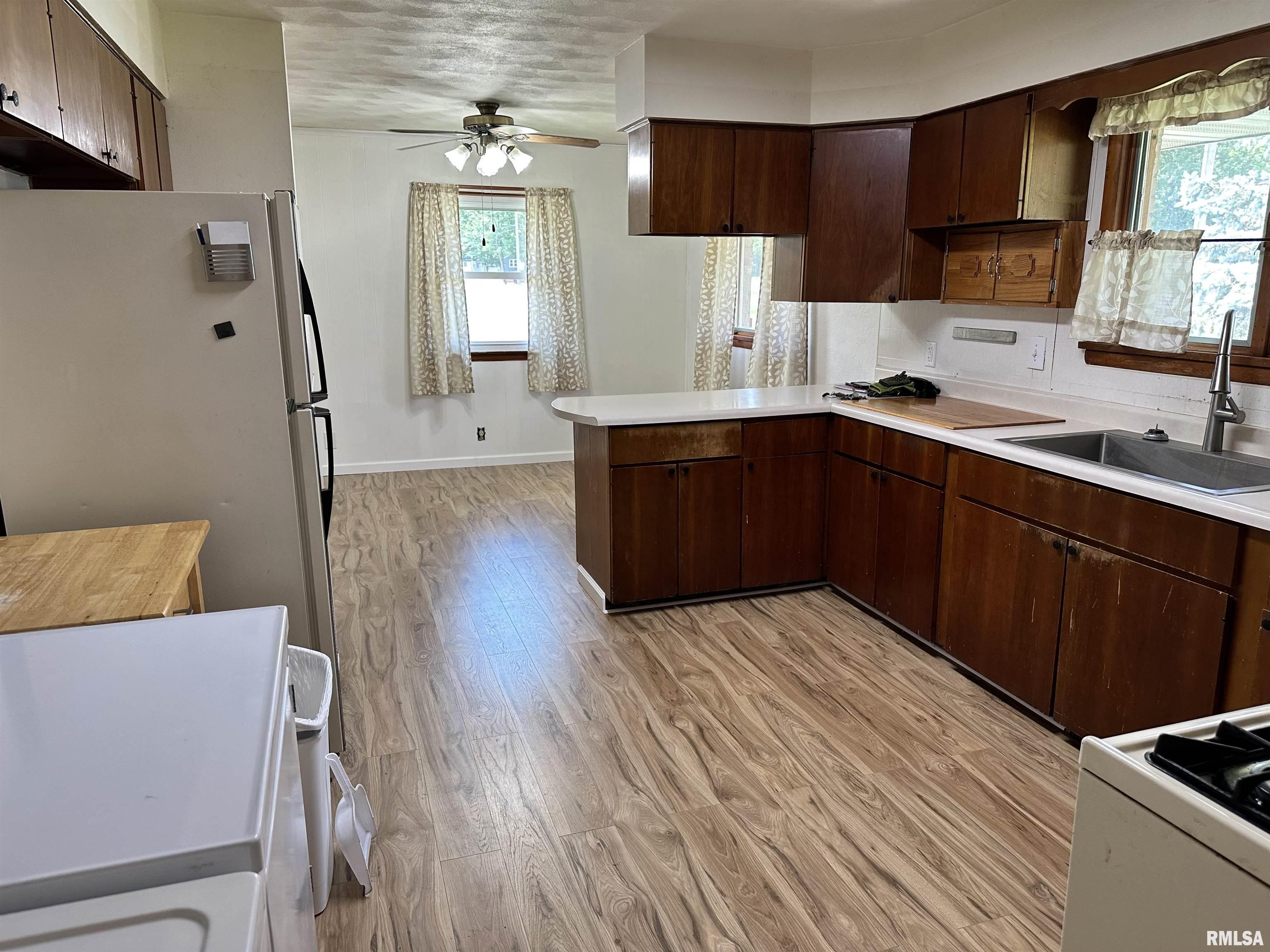 2401 Springfield Road East Peoria, IL 61611 - Photo 17 of 27 Gallery Image 17