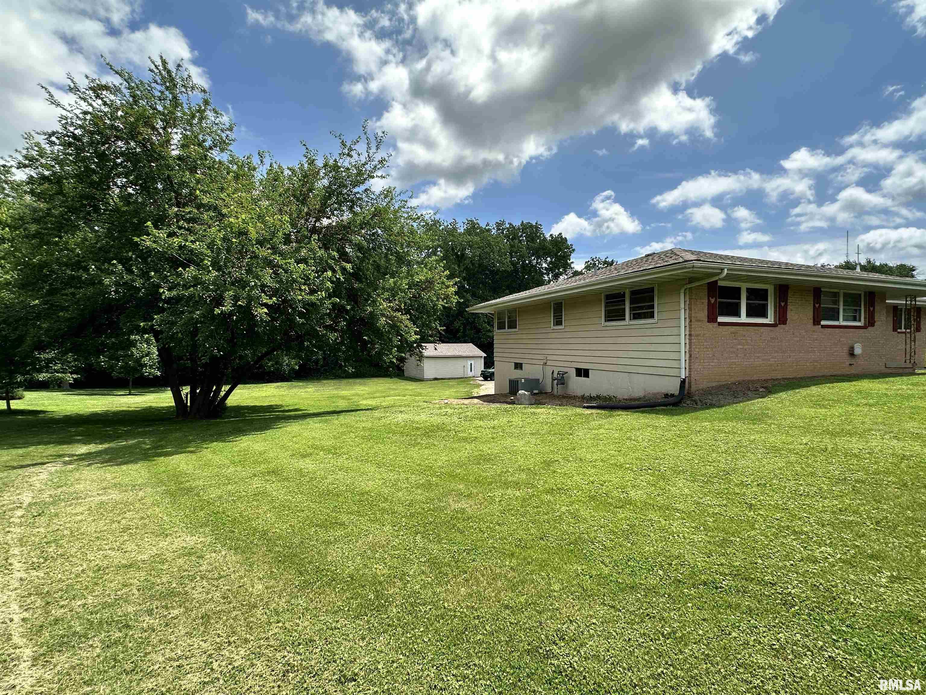 2401 Springfield Road East Peoria, IL 61611 - Photo 4 of 27 Gallery Image 4