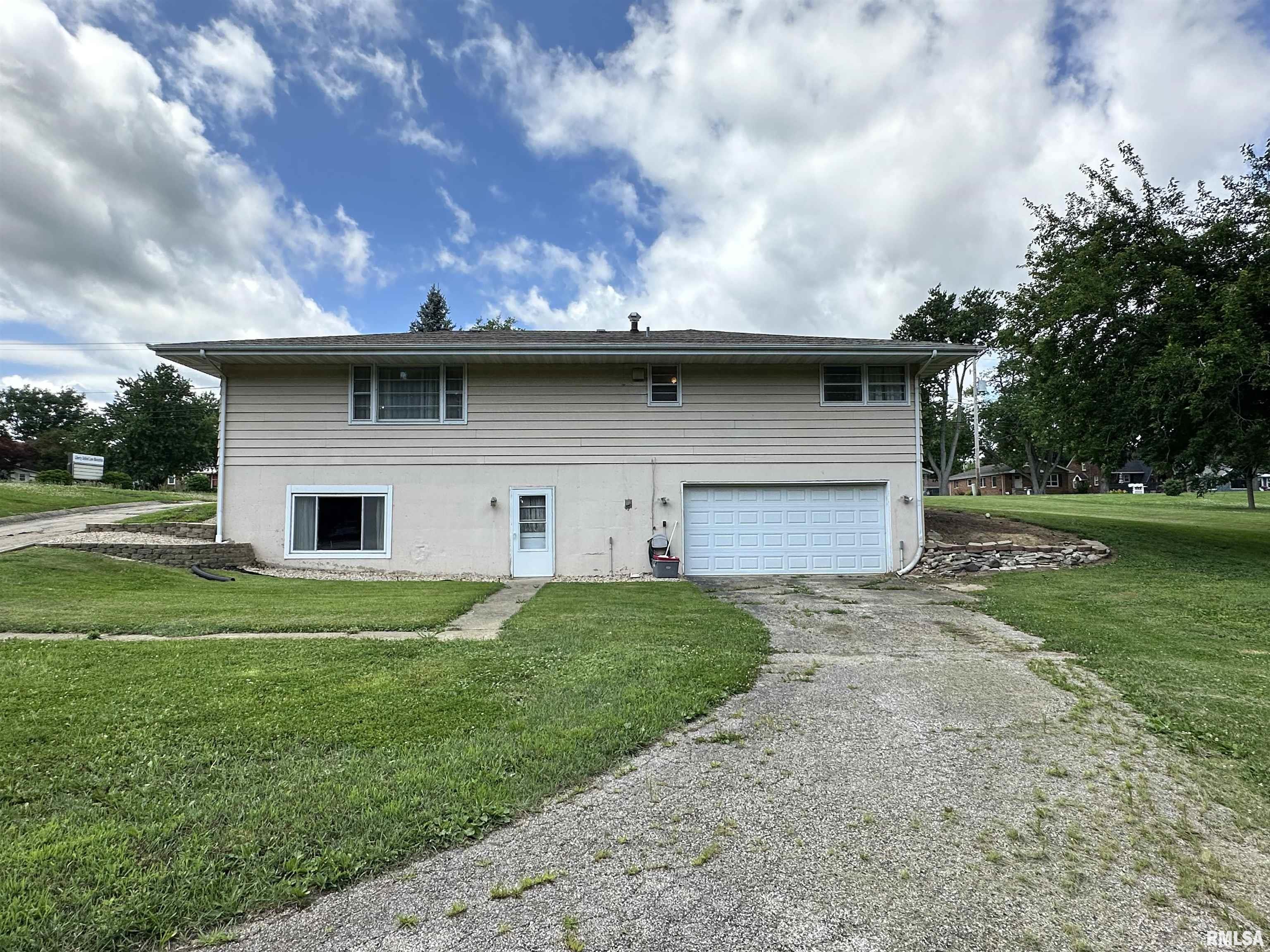2401 Springfield Road East Peoria, IL 61611 - Photo 5 of 27 Gallery Image 5
