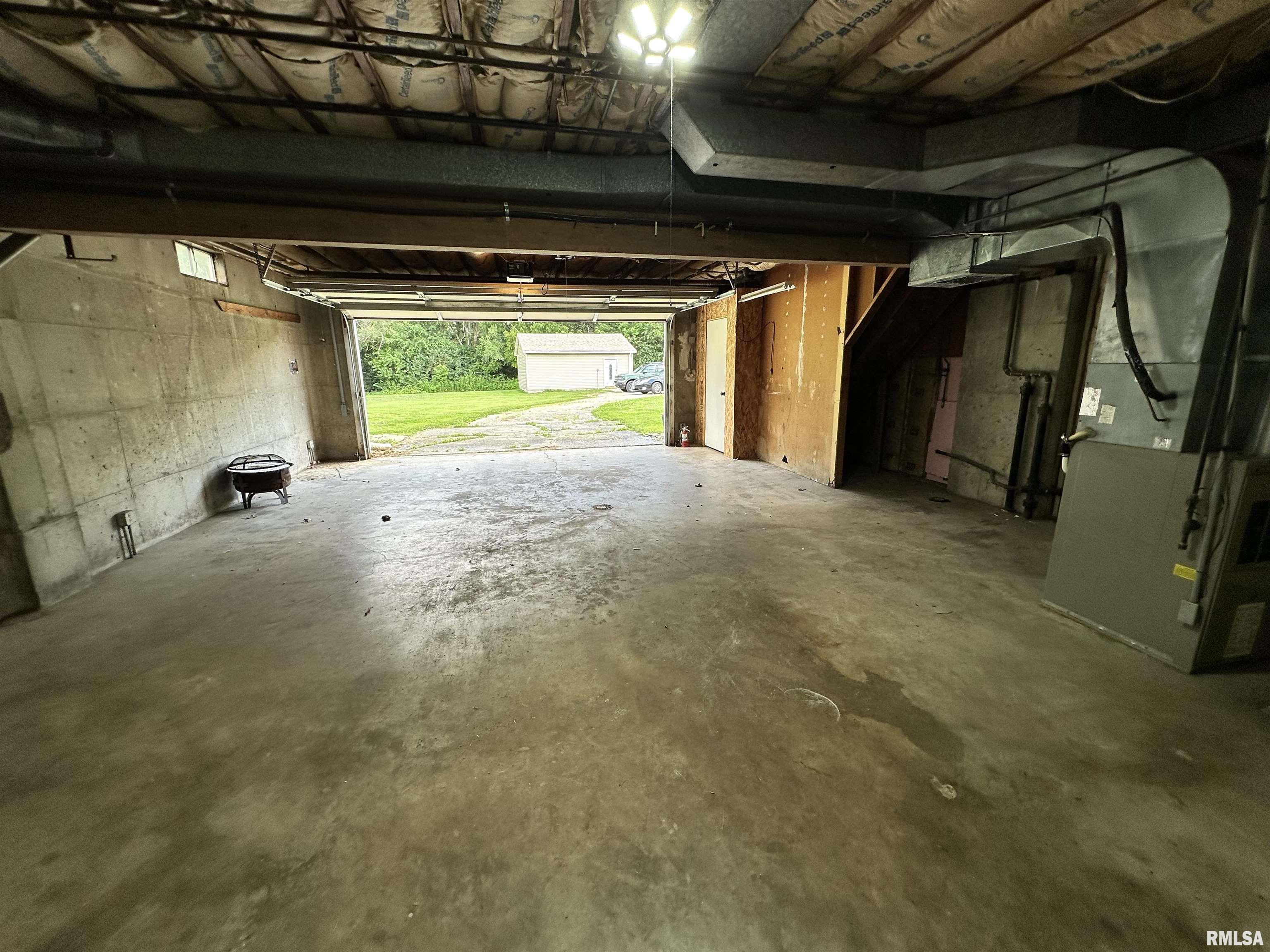 2401 Springfield Road East Peoria, IL 61611 - Photo 9 of 27 Gallery Image 9