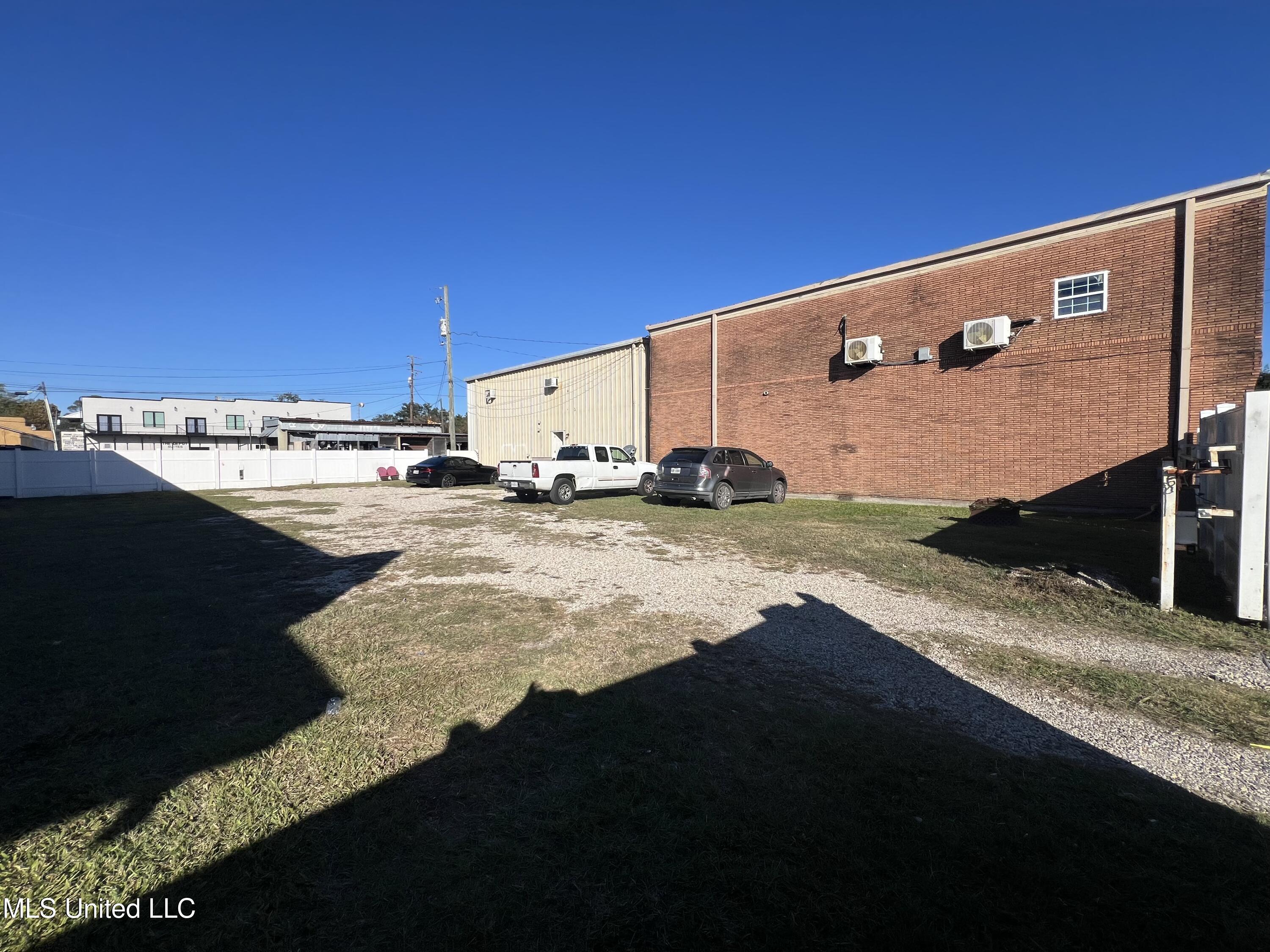 100 Elizabeth Street, Unit C Picayune, MS 39466 - Photo 20 of 20 Photo Nov 11 2025, 2 42 47 PM