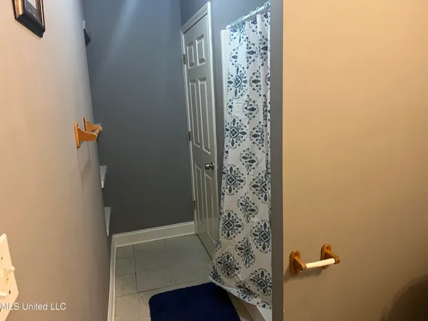 $1,400 | 100 Elizabeth Street, Unit C, Picayune, MS 39466