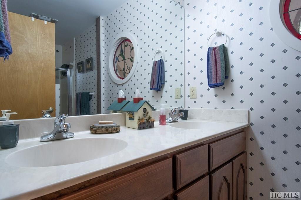 611 Ridgewood Road Highlands, NC 28741 - Photo 28 of 30 Gallery Image 28