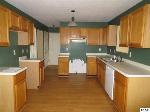 1947 Joy Road Adrian, MI 49221 - Photo 4 of 9 20348504-3.JPG