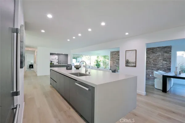 $2,499,999 | 418 East Bay Street, Costa Mesa, CA 92627