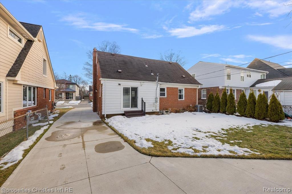 2191 Manchester Road Birmingham, MI 48009 - Photo 36 of 45 Gallery Image 36