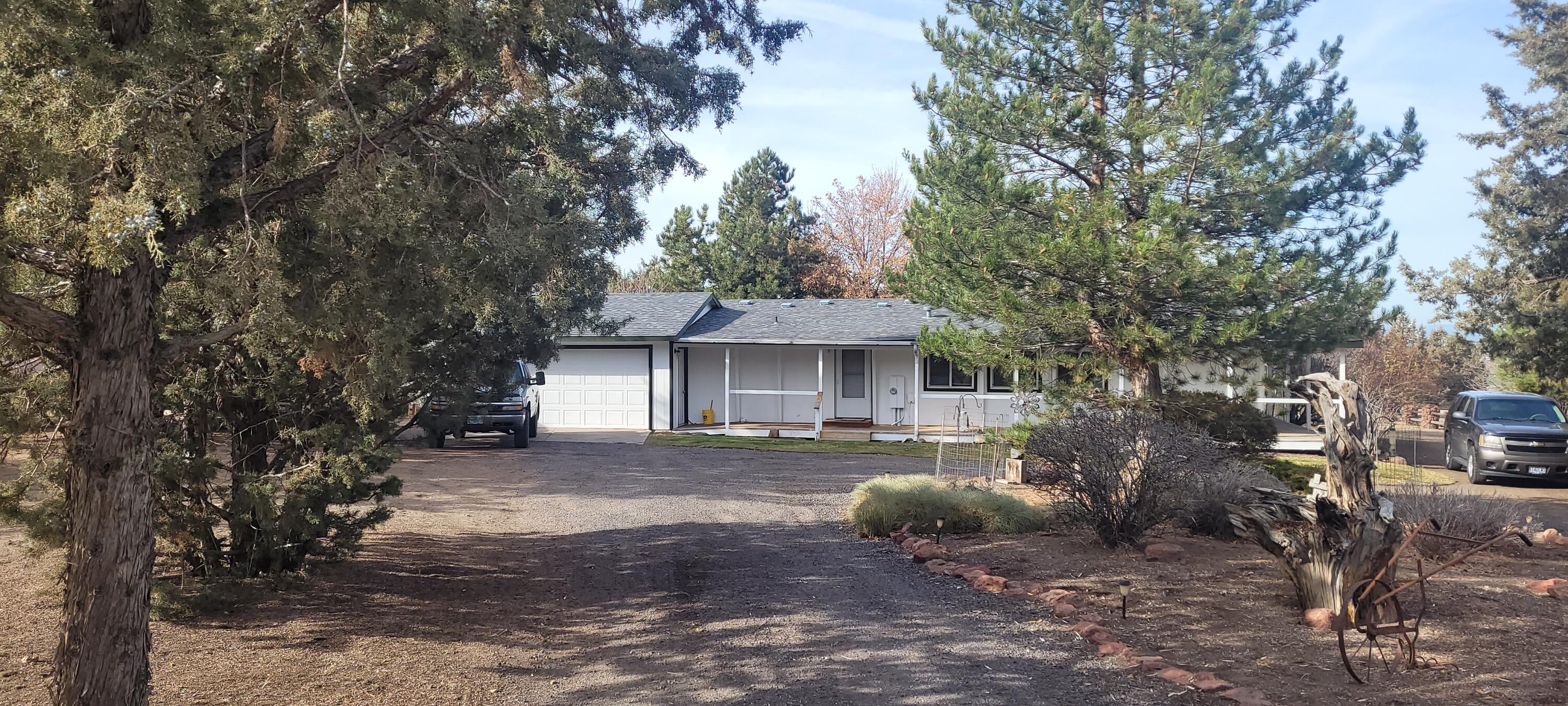 10220 Southwest Ruth Drive Culver, OR 97734 - Photo 3 of 28 20251109_120449