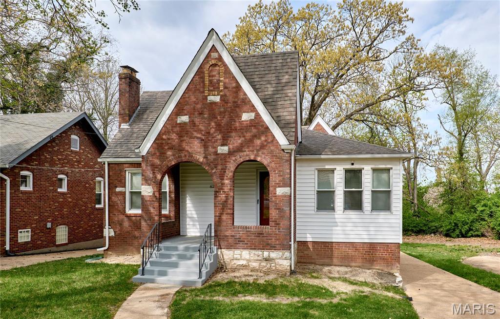 627 Bermuda Drive St. Louis, MO 63121 - Photo 2 of 29