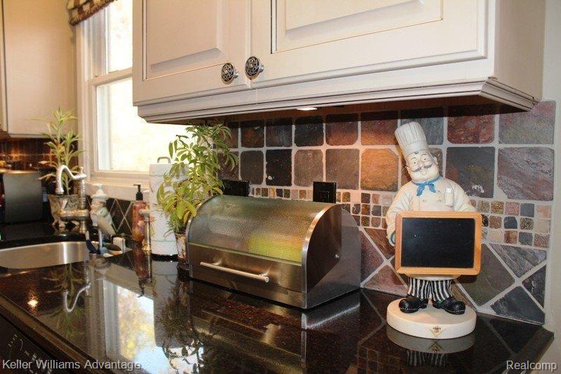 24271 Weathervane Court Novi, MI 48374 - Photo 11 of 25 Kitchen