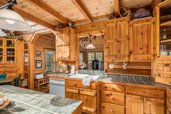 $615,000 | 254 Ivy Wood Lane, Mountain City, TN 37683