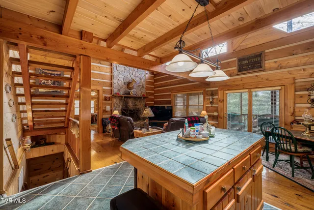 $625,000 | 254 Ivy Wood Lane, Mountain City, TN 37683