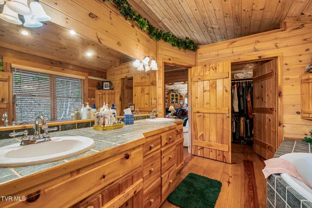 $625,000 | 254 Ivy Wood Lane, Mountain City, TN 37683