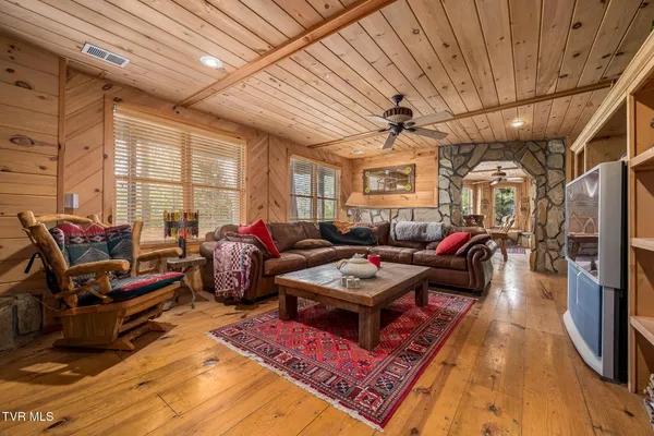 $615,000 | 254 Ivy Wood Lane, Mountain City, TN 37683