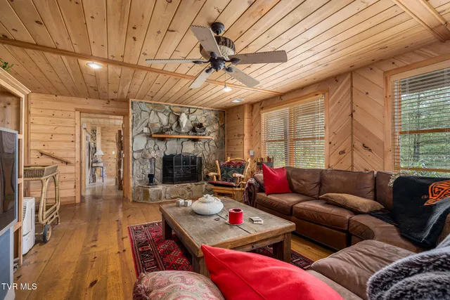 $625,000 | 254 Ivy Wood Lane, Mountain City, TN 37683