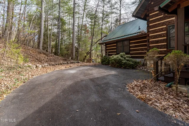 $625,000 | 254 Ivy Wood Lane, Mountain City, TN 37683