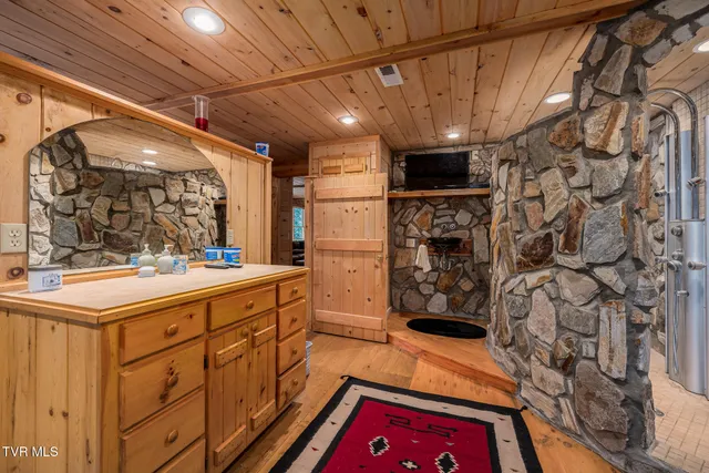 $625,000 | 254 Ivy Wood Lane, Mountain City, TN 37683