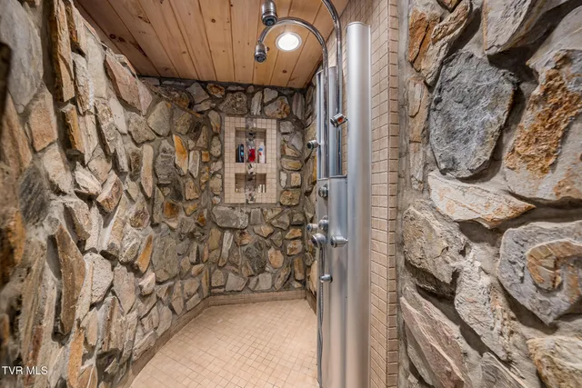 $625,000 | 254 Ivy Wood Lane, Mountain City, TN 37683