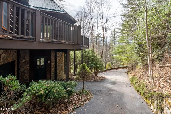 $615,000 | 254 Ivy Wood Lane, Mountain City, TN 37683