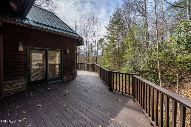 $625,000 | 254 Ivy Wood Lane, Mountain City, TN 37683