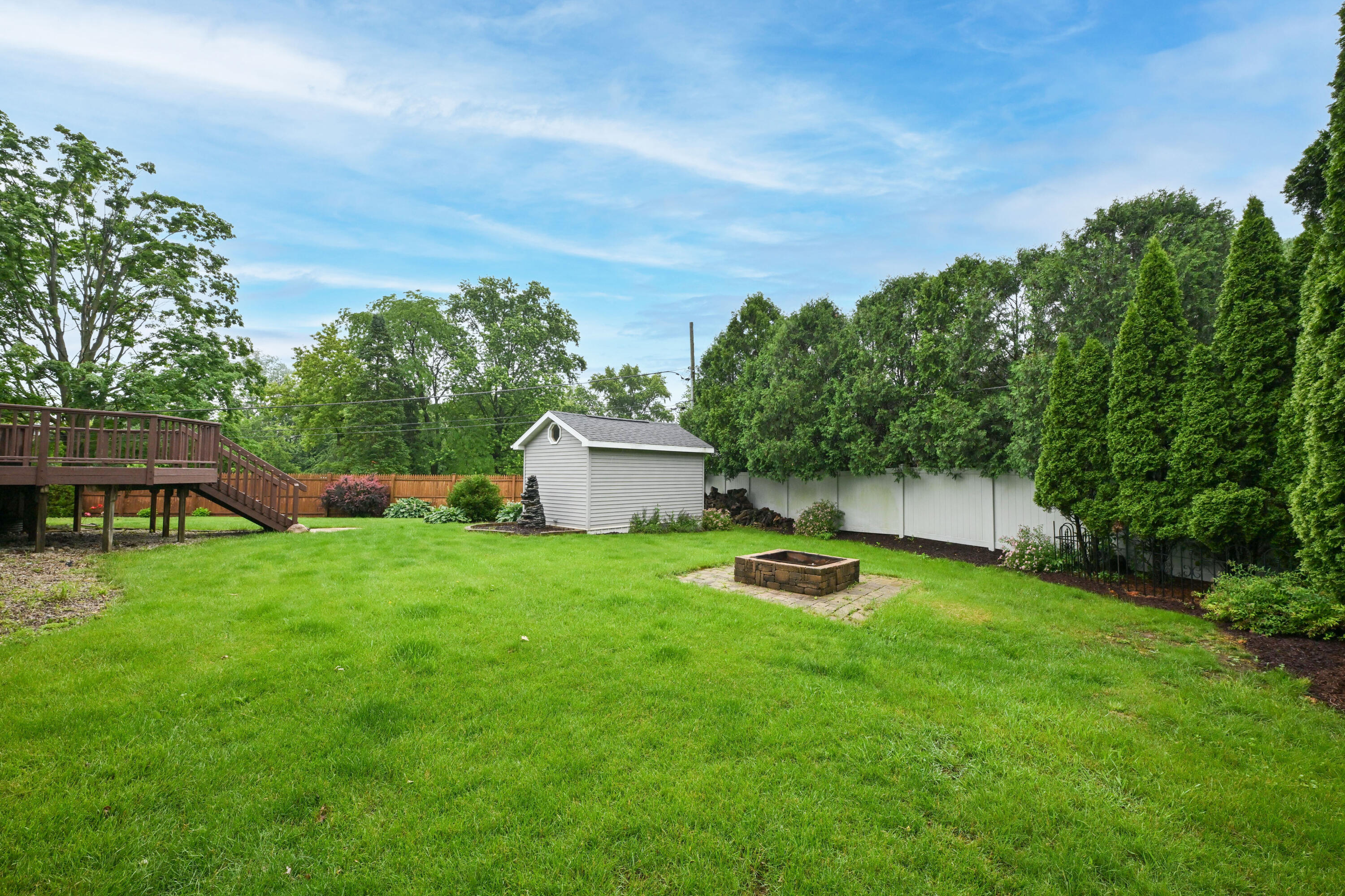 12237 West Larkspur Road Franklin, WI 53132 - Photo 29 of 42 Photo (31)