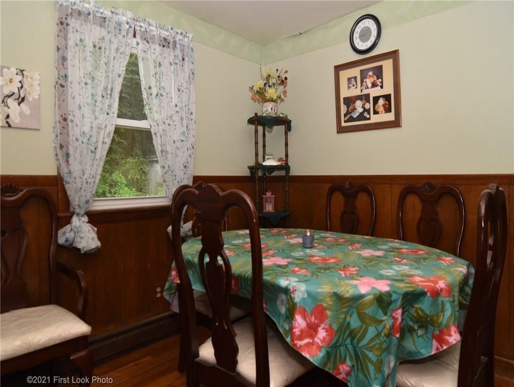 855 Stafford Road Tiverton, RI 02878 - Photo 9 of 29 Gallery Image 9