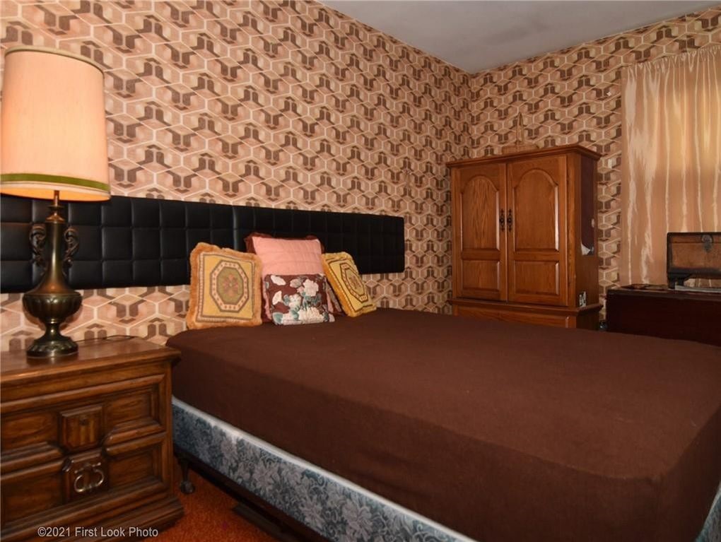 855 Stafford Road Tiverton, RI 02878 - Photo 10 of 29 Gallery Image 10