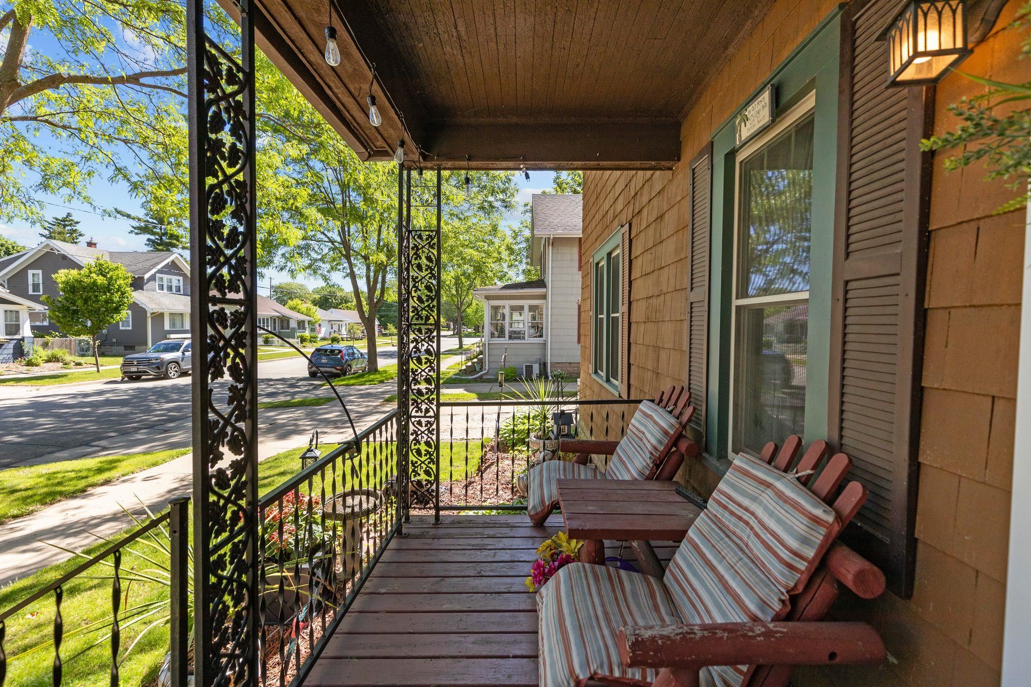 707 East Brewster Street Appleton, WI 54911 - Photo 2 of 39