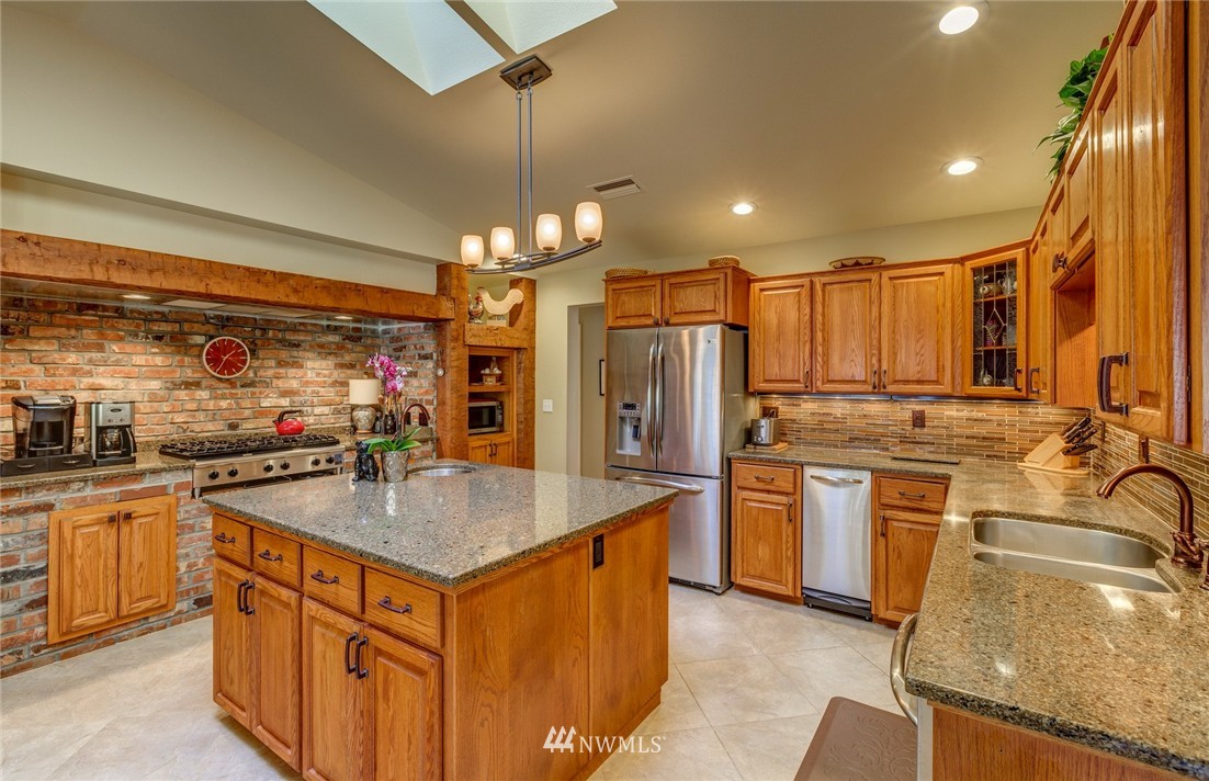 311 Fieldston Road Bellingham, WA 98225 - Photo 10 of 25